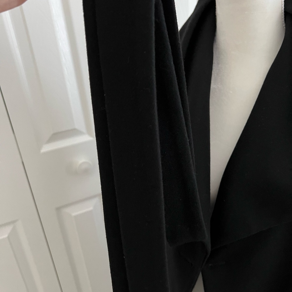 Elegant Black Button-Up Wool / Laine Coat with belt. Size XXS - Picture 10 of 11